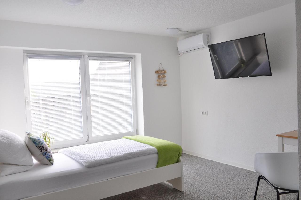 N37 -Modern Eingerichtete Zimmer In Ruhiger Lage Aldingen  エクステリア 写真