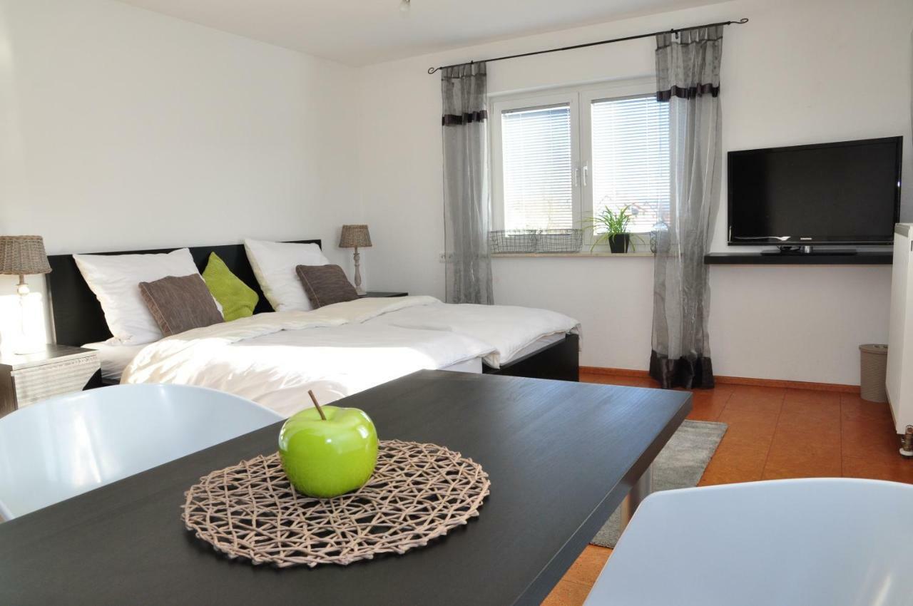 N37 -Modern Eingerichtete Zimmer In Ruhiger Lage Aldingen  エクステリア 写真